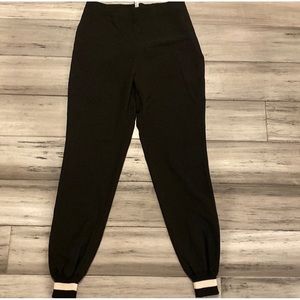 Beautiful high waisted dress joggers I’m excellent condition.